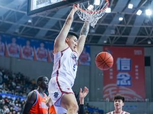 媒体人:同曦少主在处理曾繁日合同问题时很仁义 后者或加盟吉林